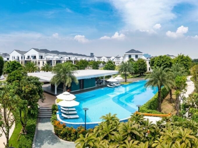 aqua city novaland - club pool